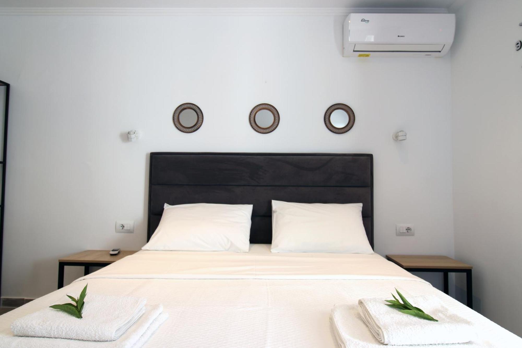Aparthotel Melina'S Seaside Retreat à Ksamil Extérieur photo