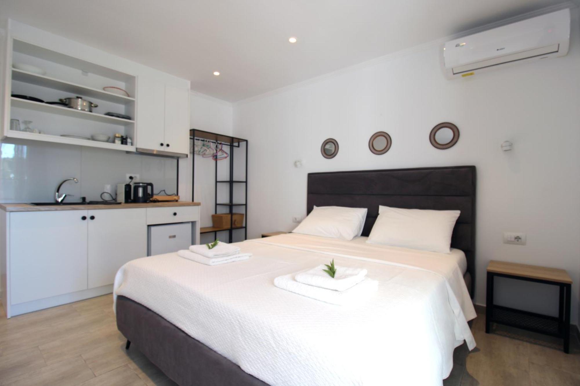 Aparthotel Melina'S Seaside Retreat à Ksamil Extérieur photo